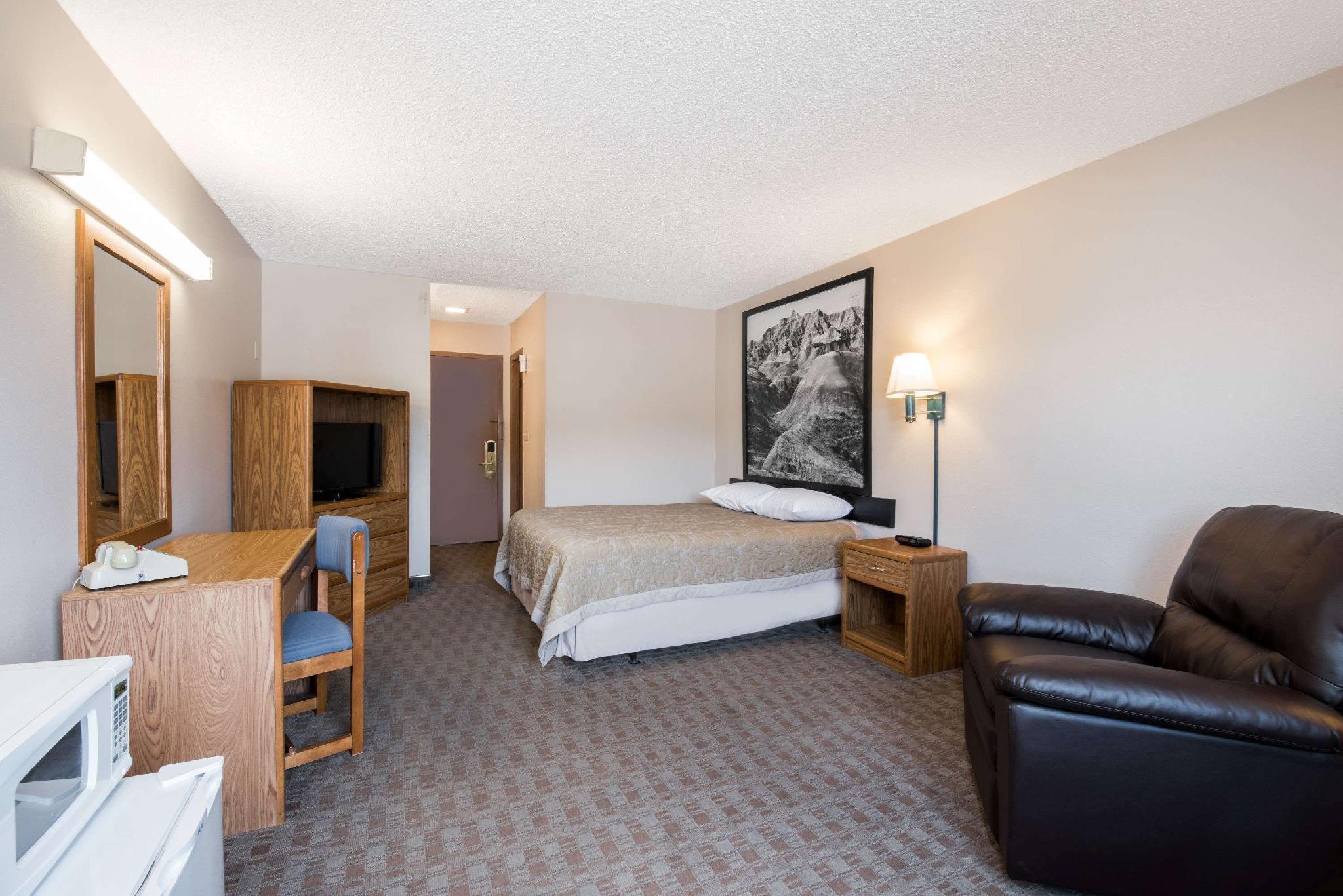 Super 8 By Wyndham Sturgis Hotel Exterior photo