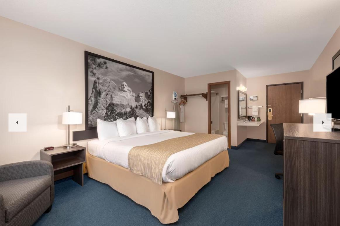Super 8 By Wyndham Sturgis Hotel Exterior photo