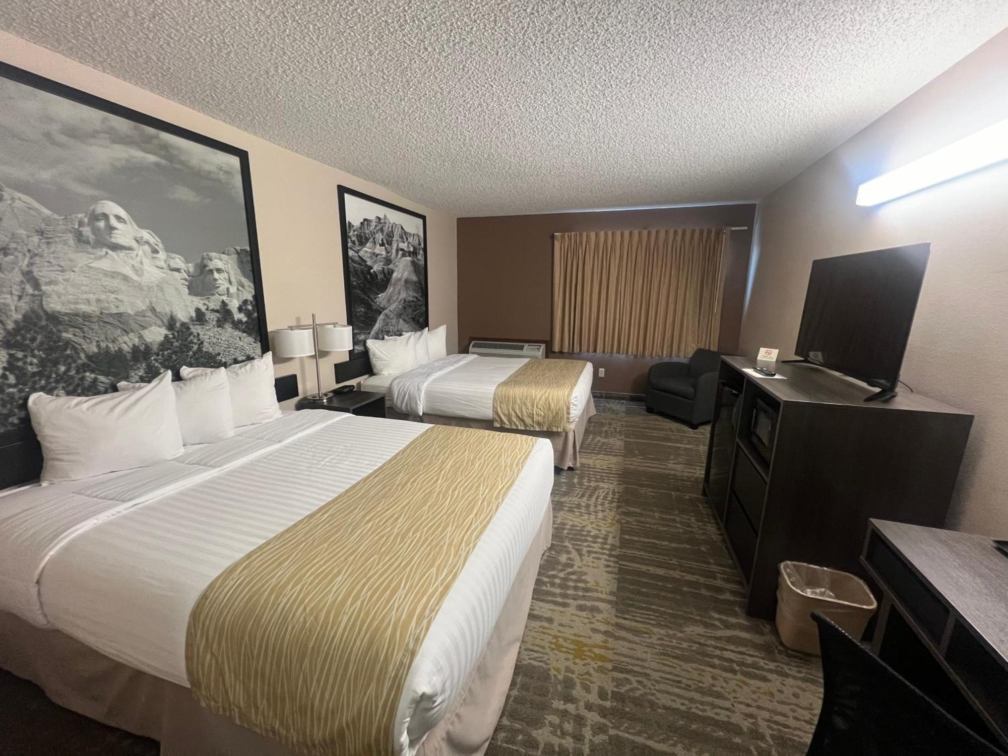 Super 8 By Wyndham Sturgis Hotel Exterior photo