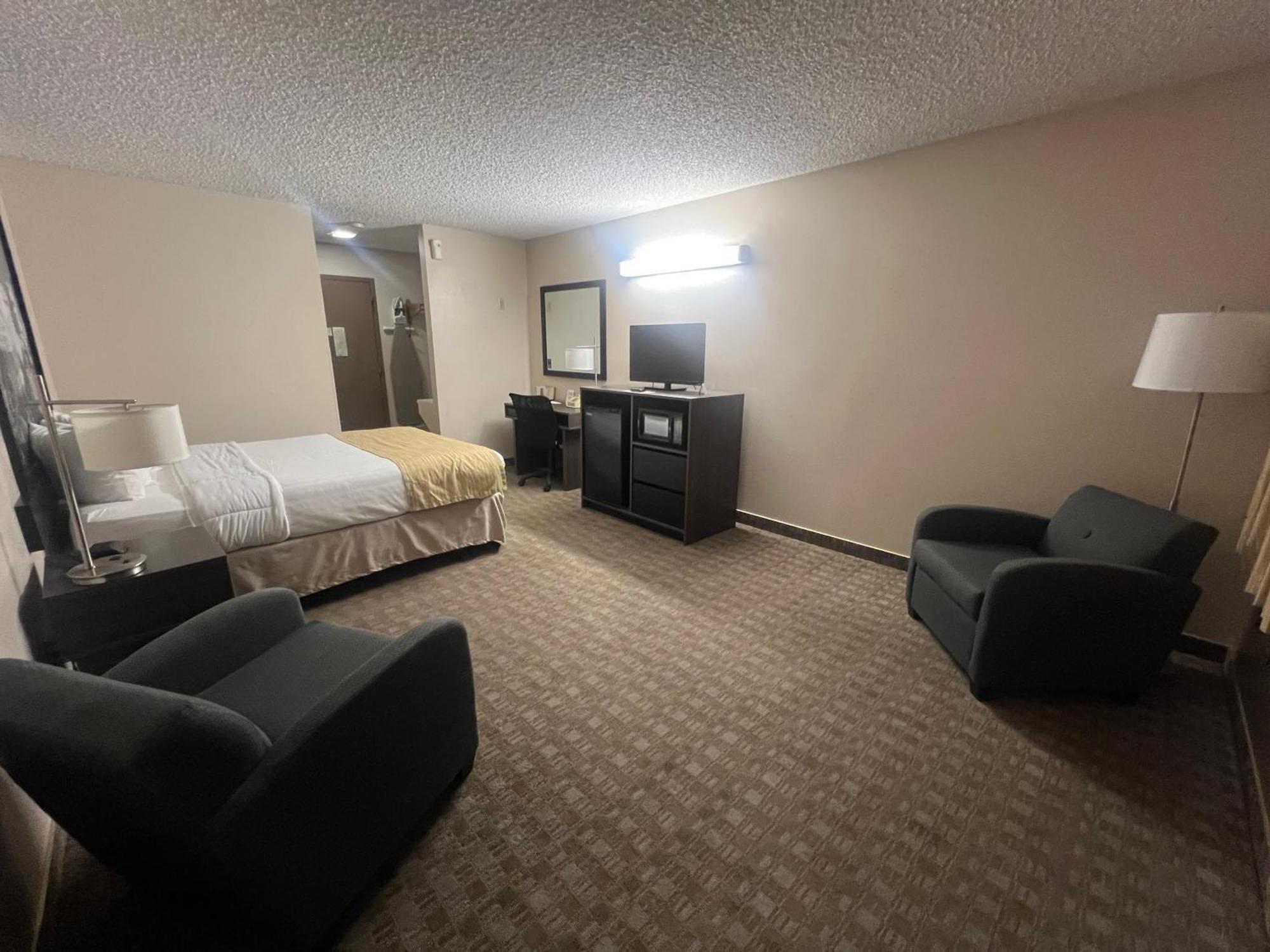 Super 8 By Wyndham Sturgis Hotel Exterior photo