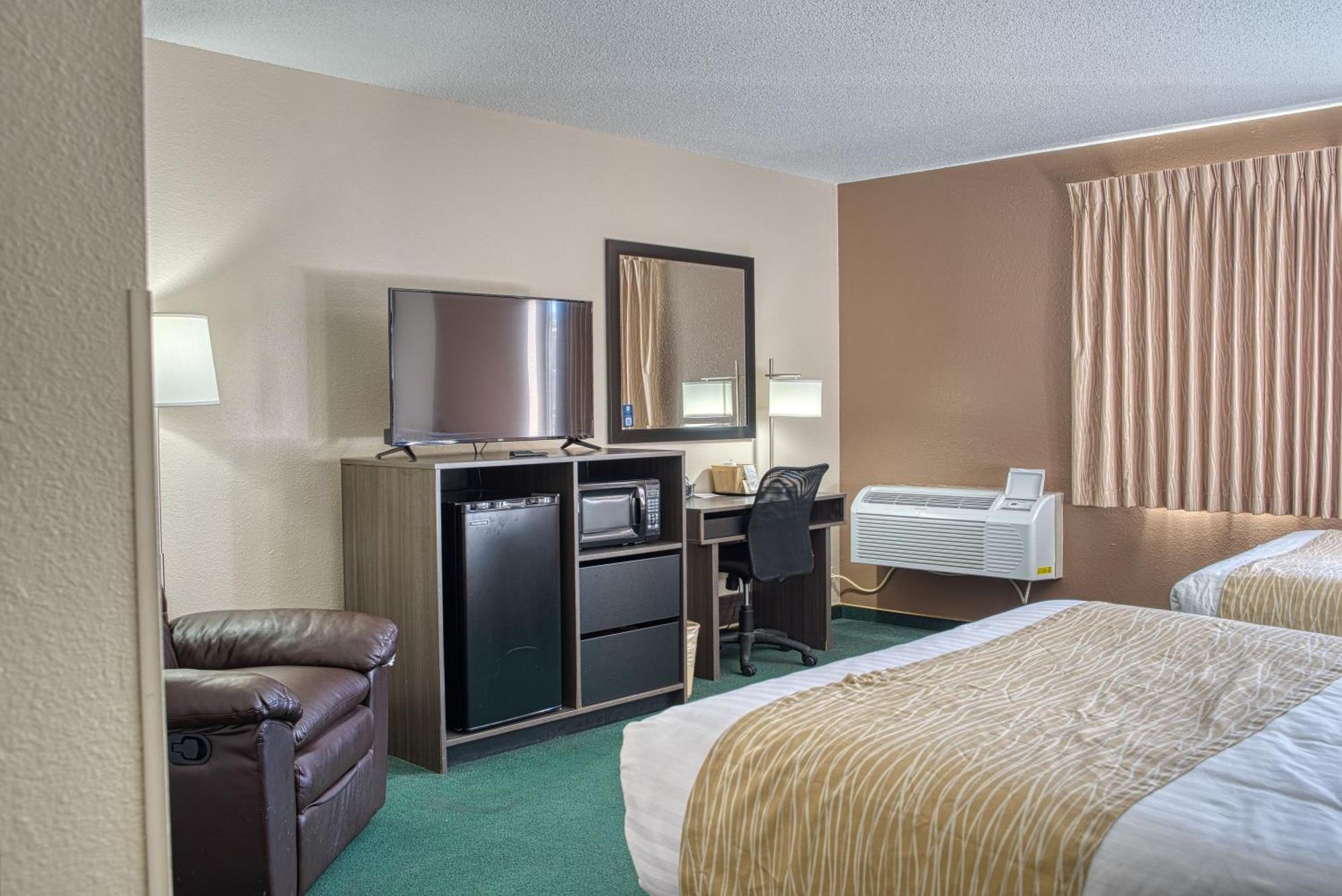 Super 8 By Wyndham Sturgis Hotel Exterior photo