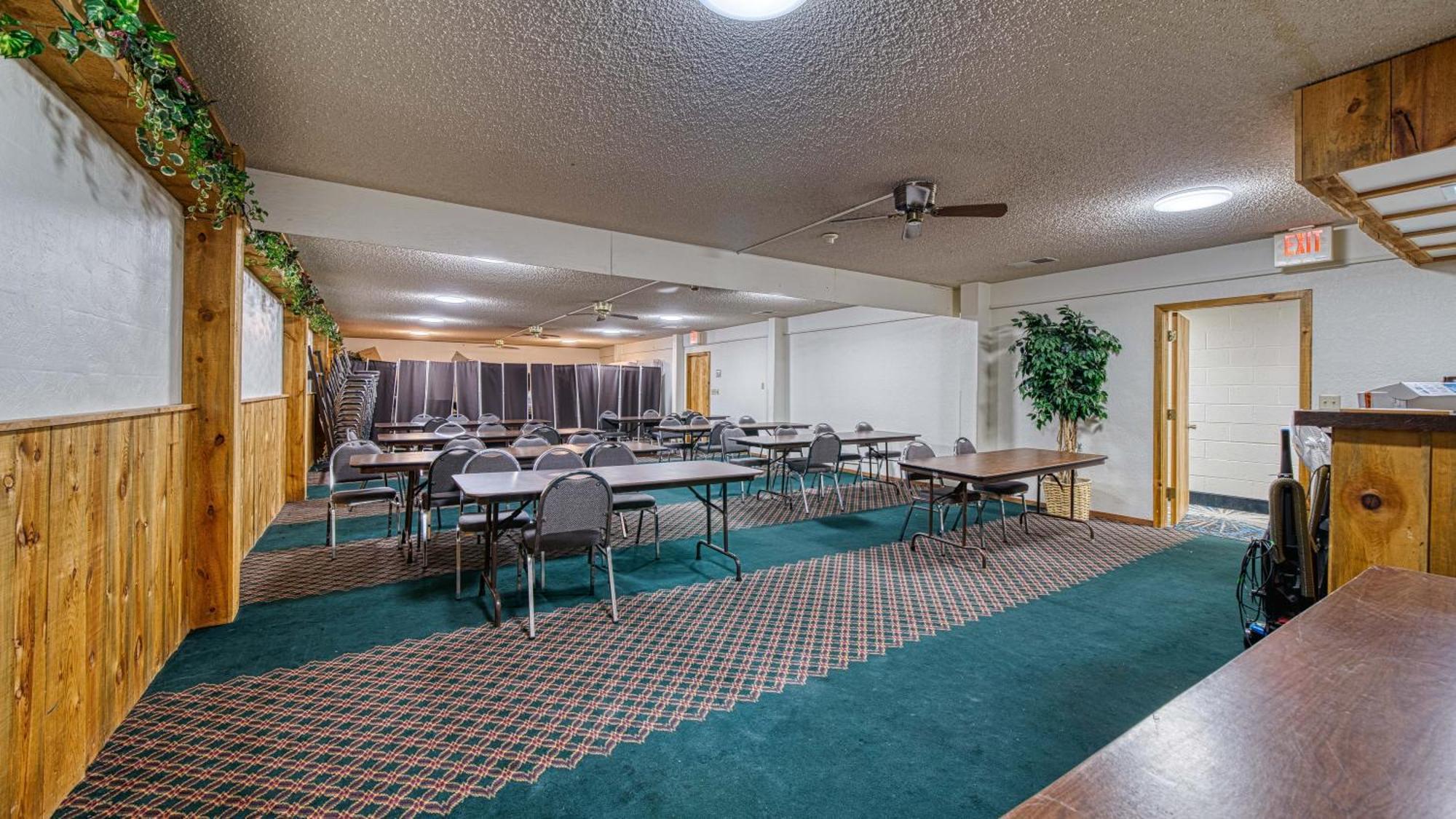 Super 8 By Wyndham Sturgis Hotel Exterior photo